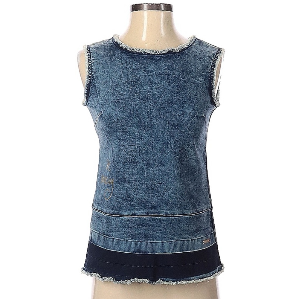 Frayed hem denim sleeveless “Be Unique” top